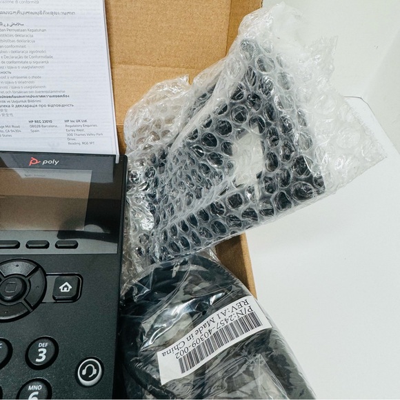 Polycom VVX 250 Business IP Desk Phone with Color Display - Four Lines - Picture 6 of 13